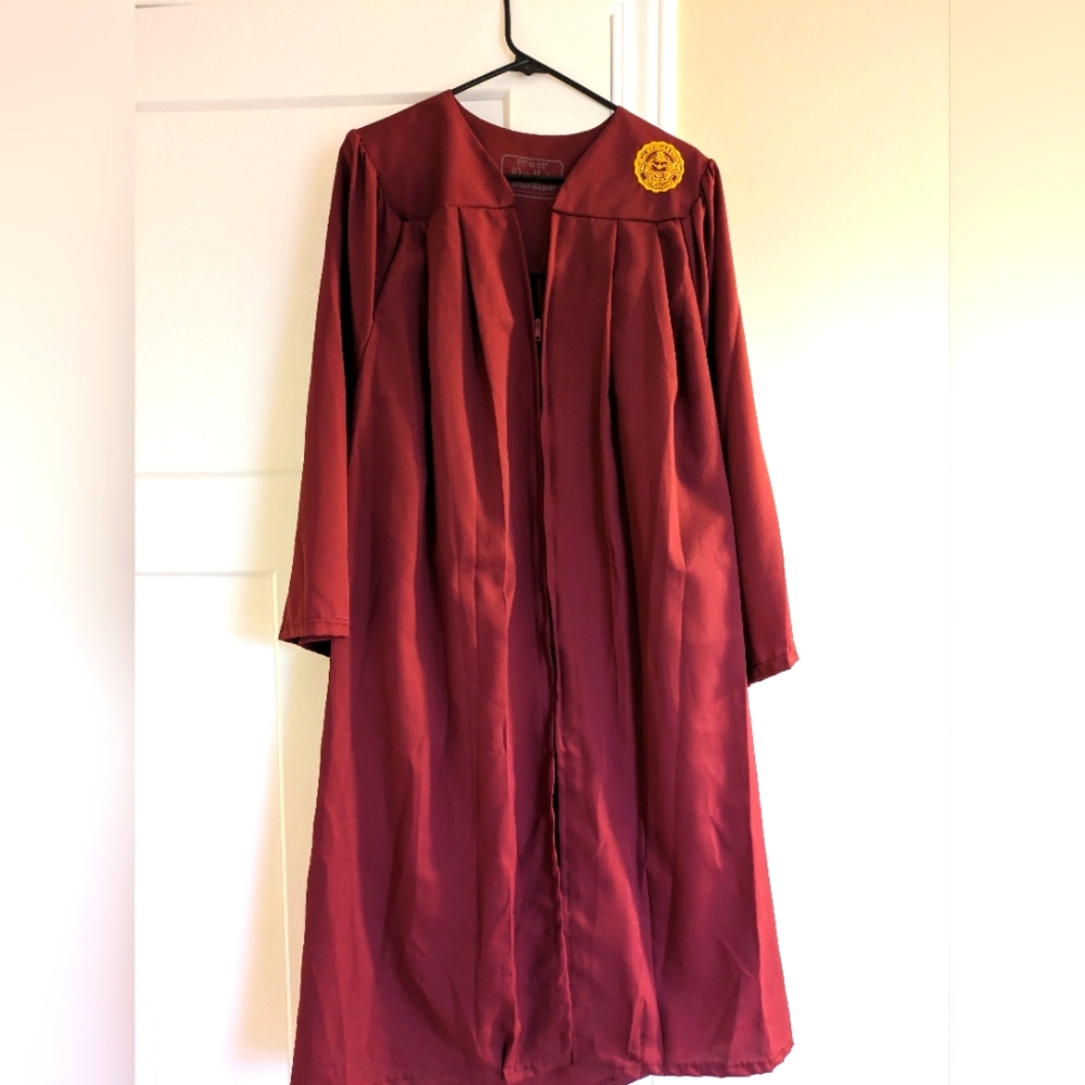 Central Michigan College Graduation robe for Size 5'6-5'9